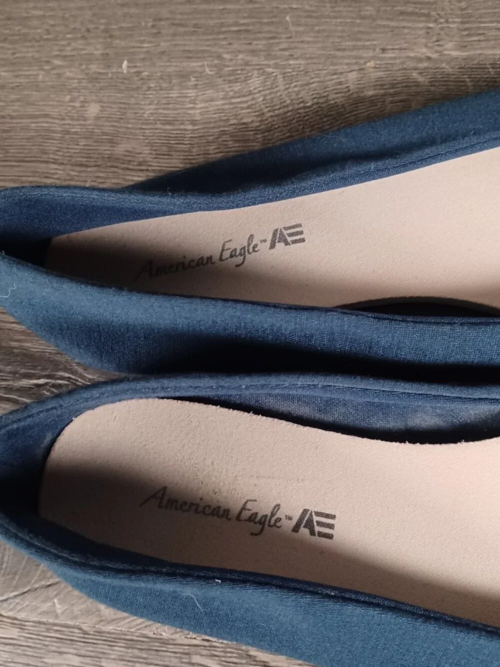 American Eagle Women's Size 7W Navy Blue Round Toe Pleated Ballet Flats